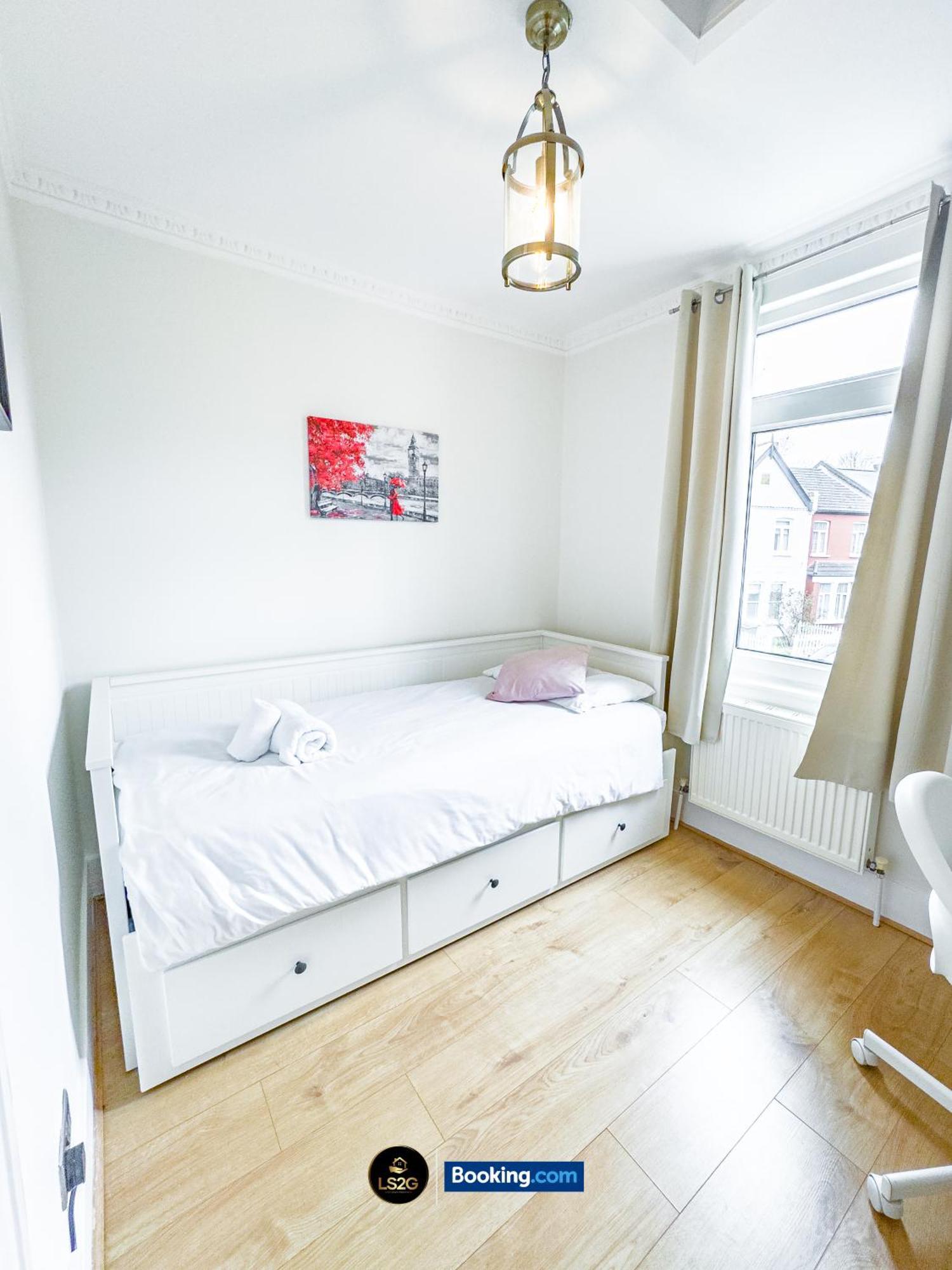 Stunning House By Ls2G Short Lets & Serviced Accommodation Greater London With Free Wifi المظهر الخارجي الصورة