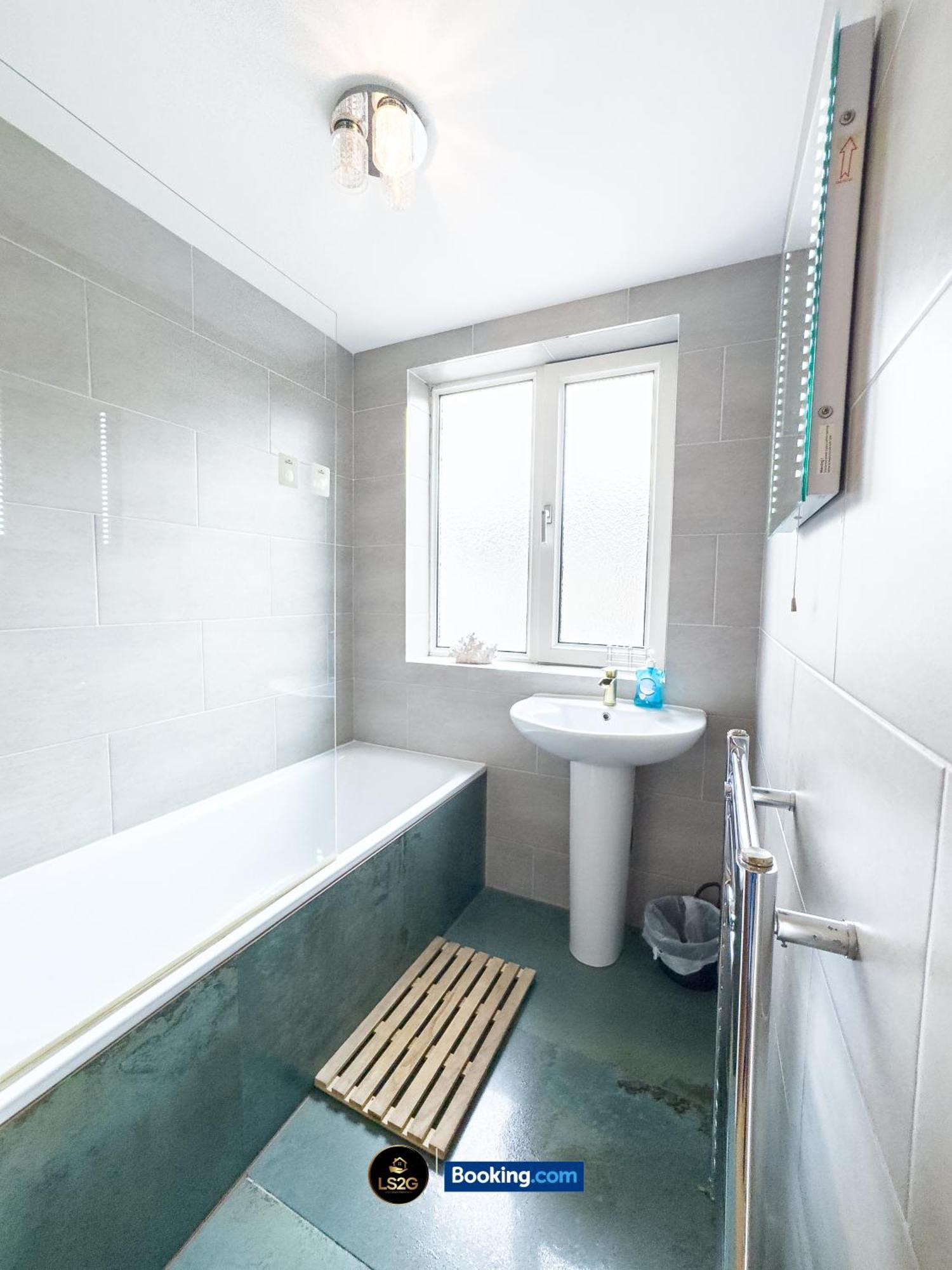 Stunning House By Ls2G Short Lets & Serviced Accommodation Greater London With Free Wifi المظهر الخارجي الصورة